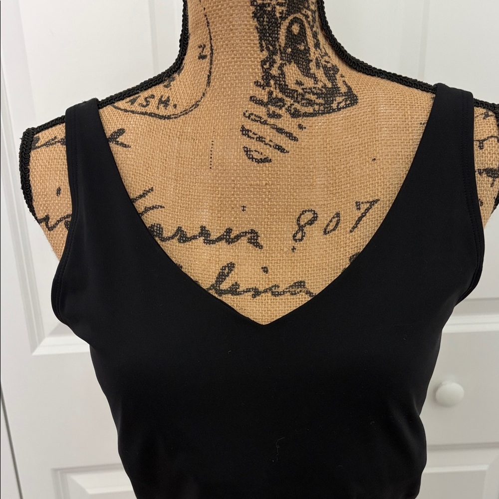 Black V-Neck Midriff Shelf Bra Top - Picture 2 of 4